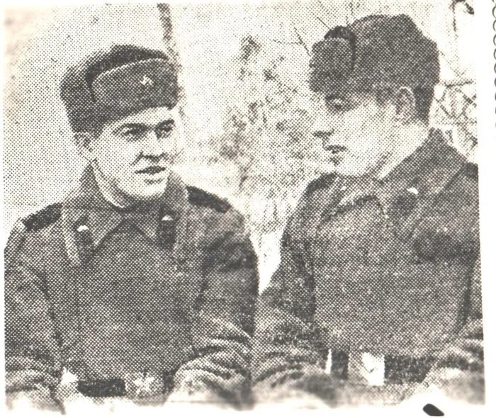 Иван Алешанов, слева