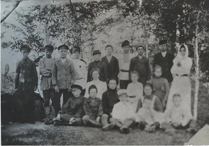 Учасщиеся Приходской школы 1910